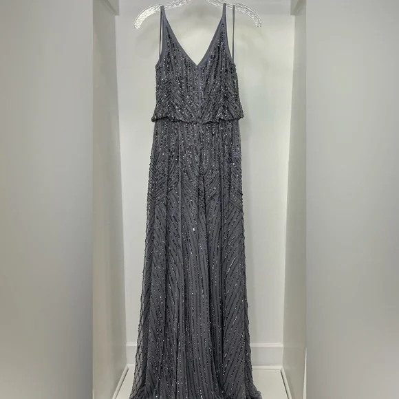 Elegant Gray Evening Gown - Picture 4 of 5